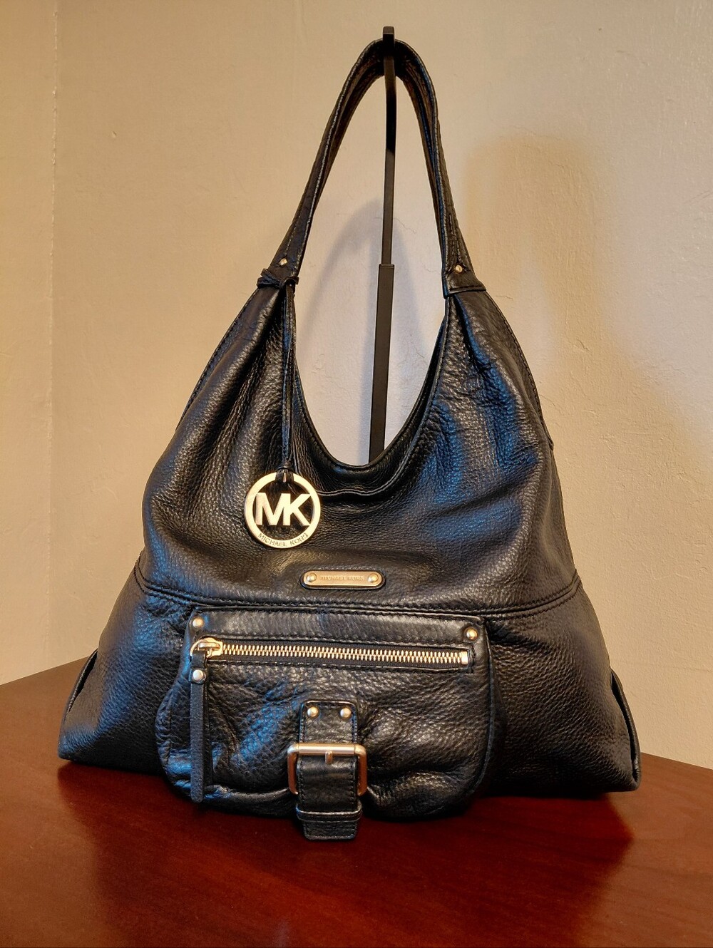 Michael Kors Austin Large Black Pebbled Leather Slouchy Hobo Bag - Picture 11 of 11